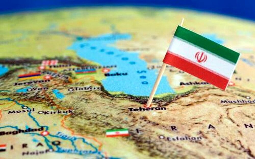 نزدیک ۱۵ سال از کشورهای همسایه عقب مانده‌‎ایم/ جهان در آستانه انقلاب دیجیتالی است؛ ایران به فکر فیلترینگ