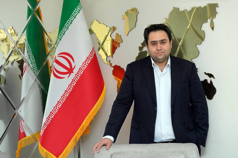 توئیت کامبیز مهدیزاده به مناسبت سالگرد درگذشت آیت الله هاشمی رفسنجانی:‏مرحوم آیت الله هاشمی رفسنجانی هم امیر بود هم کبیر بود هم بی نظیر بود
