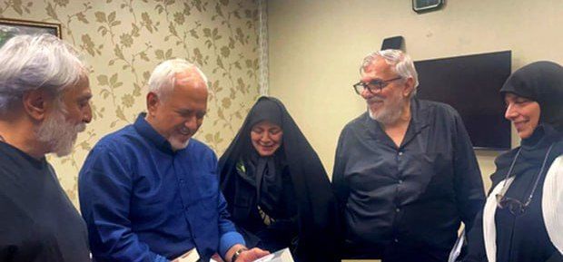 دیدار ظریف با خانواده امام موسی صدر/ هر حمایتی که نیاز باشد را برای پرونده امام موسی صدر انجام خواهیم داد