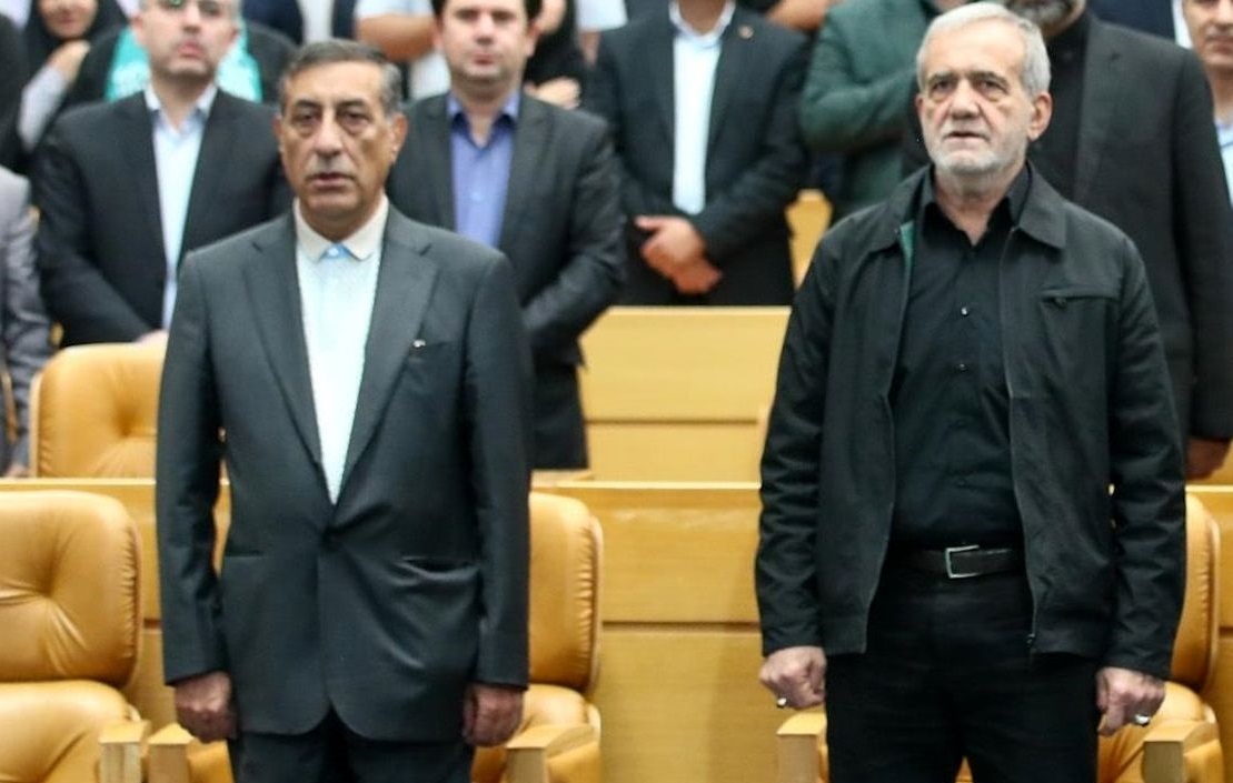  معاون اجرایی رئیس جمهور: پزشکیان در مورد مومنی گفت «این گزینه بهتر از بقیه است؛ او وزیر من خواهد بود نه کس دیگری؛ برای من کار خواهد کرد نه کس دیگری»