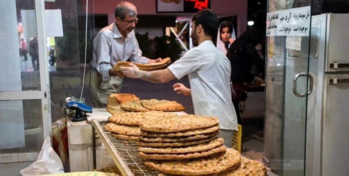 عضو کمیته تدوین استاندارد نان و آرد کشور : نرخ نان طبق قانون باید سالی ۲۵ درصد افزایش داشته باشد؛ این اتفاق سه سال اجرا نشد و باعث زیان نانوا دار و کشاورز شد