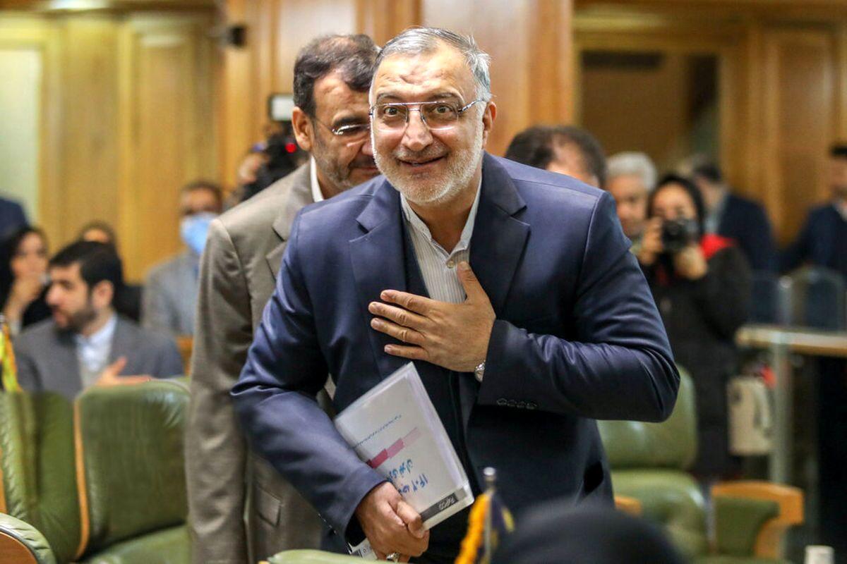 عضو شورای شهر تهران: مسئله امروز ما، استمرار یا عدم استمرار مدیریت زاکانی بر شهرداری تهران است / زاکانی رفتارهای خارج از عرفی در مناظره‌ها نشان دا/ برای عزل شهردار نیاز به ۱۴ رای داریم که در حال رایزنی با همکاران خود هستیم