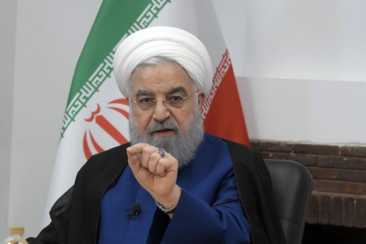 مجادله حسن روحانی و احمدی نژاد بعد از یک جلسه مهم با رهبر انقلاب /ماجرای برداشت ۱۰ میلیارد دلار از صندوق توسعه ملی چه بود؟
