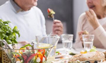  جلوی التهاب را بگیرید تا دیرتر پیر شوید ۵ ماده غذایی که روند پیری را کند می‌کنند