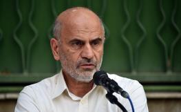  فرشاد مومنی: آقای پزشکیان! چون قولِ اجتناب از شوک درمانی دادید به شما رای دادم / به اسم کنترل نرخ، ارزهای محدود کشور در بازار سیاه دود می‌شود