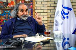 انتقاد جنجالی آزاد ارمکی روی آنتن تلویزیون: آخر چرا آنقدر روحانی تولید می‌کنید؟! /بابا ول کنید و سرمایه ها را بگذارید برای جاده سازی