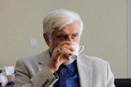  جلایی‌پور، فعال اصلاح طلب، در حمایت از معاون اولی عارف: رئیس جمهور با معاون اول باید دوست باشد، عارف هم دوست پزشکیان بوده