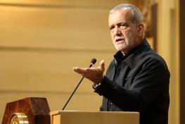  پزشکیان: دلمان می‌خواهد از همه دولت‌ها در هیات وزیران حضور داشته باشند / نگوییم این [فرد از] دولت رئیسی است، آن یکی از دولت روحانی؛ اینها زبان تفرقه است