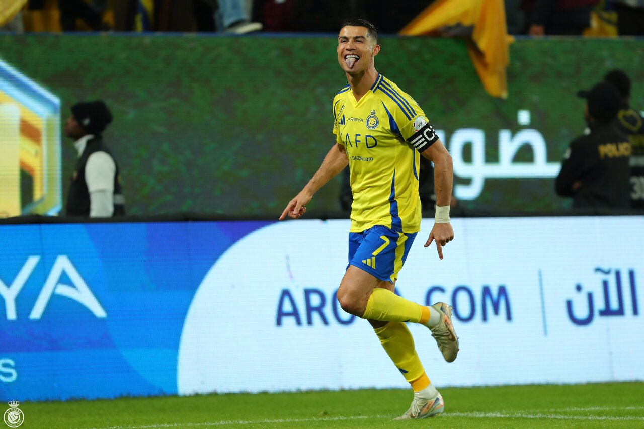 شوخی جالب رونالدو با هوادار النصر: اصلاً شبیه من نیستی، خیلی زشتی!