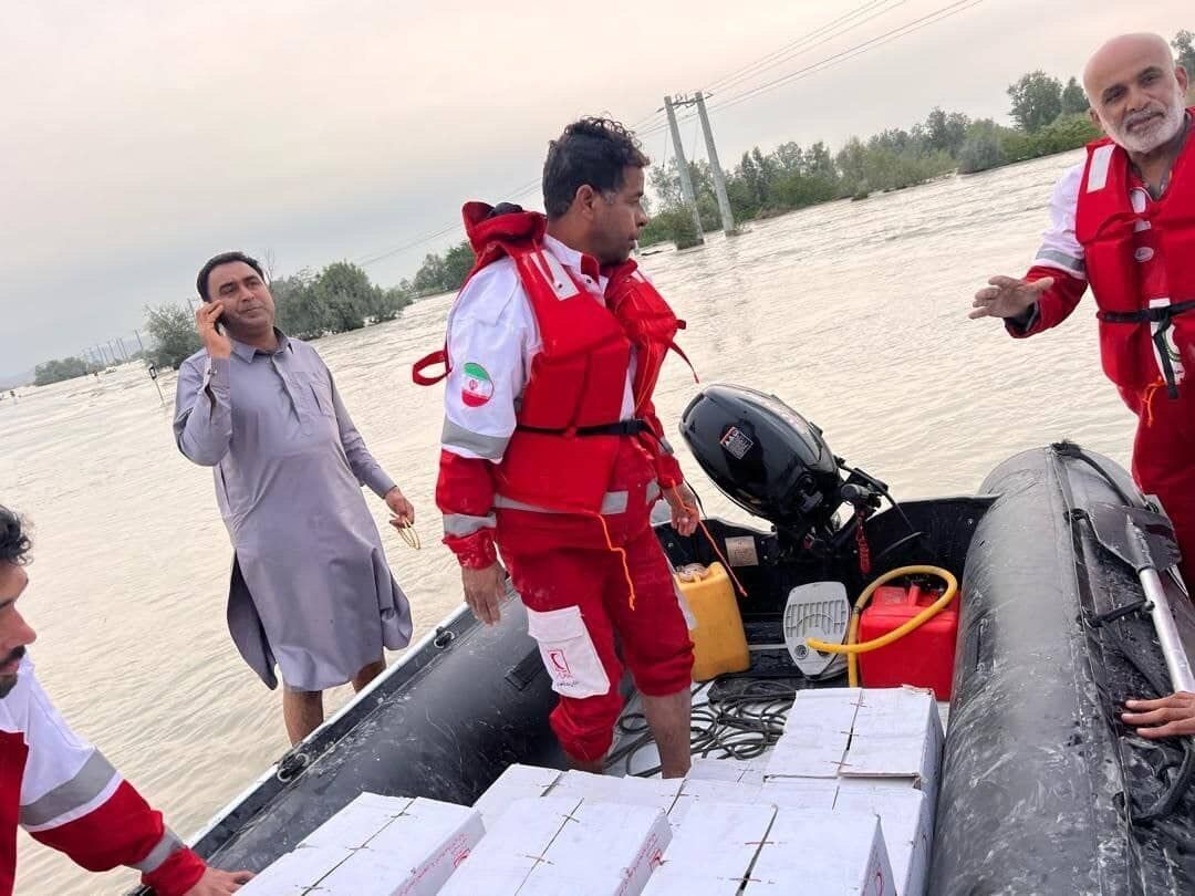  هلال احمر: به ۱۰ هزار آسیب دیده سیل سیستان و بلوچستان امدادرسانی کردیم / اسکان اضطراری ۲ هزار و ۱۷۷ نفر