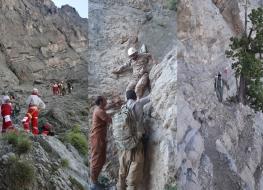  شلیک به محیط‌بان در ارتفاع ۴ هزار متری / تلاش برای انتقال زمینی به دلیل نبود بالگرد